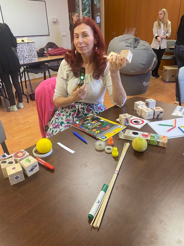 662404383 1577780901014782 1027983073139263334 n 1 - Papír vagy képernyő? Van középút a gyerekek digitális nevelésében? - Fülöp Hajnalka